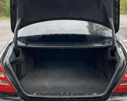 Чорний Мерседес Е-Клас, об'ємом двигуна 4.97 л та пробігом 351 тис. км за 9000 $, фото 24 на Automoto.ua