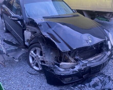 Чорний Мерседес Е-Клас, об'ємом двигуна 2.1 л та пробігом 350 тис. км за 3500 $, фото 4 на Automoto.ua