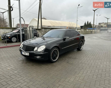 Чорний Мерседес Е-Клас, об'ємом двигуна 5 л та пробігом 250 тис. км за 8000 $, фото 3 на Automoto.ua