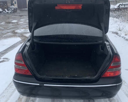 Черный Мерседес Е-Класс, объемом двигателя 2.2 л и пробегом 527 тыс. км за 4999 $, фото 6 на Automoto.ua