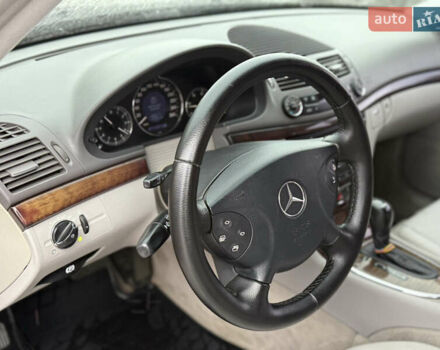 Мерседес Е-Класс 2003 в Городке на Automoto.ua Черный Мерседес Е-Класс, объемом двигателя 2.2 л и пробегом 350 тыс. км за 6999 $, фото 30 на Automoto.ua