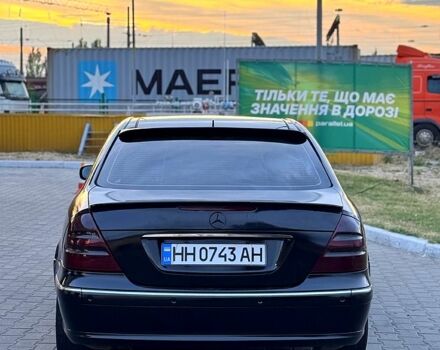 Черный Мерседес Е-Класс, объемом двигателя 3.2 л и пробегом 300 тыс. км за 4800 $, фото 1 на Automoto.ua