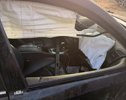 Черный Мерседес Е-Класс, объемом двигателя 3.2 л и пробегом 400 тыс. км за 2600 $, фото 5 на Automoto.ua