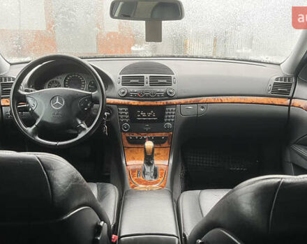 Черный Мерседес Е-Класс, объемом двигателя 2.7 л и пробегом 200 тыс. км за 7750 $, фото 24 на Automoto.ua