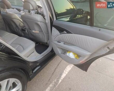 Черный Мерседес Е-Класс, объемом двигателя 2.69 л и пробегом 400 тыс. км за 7700 $, фото 10 на Automoto.ua