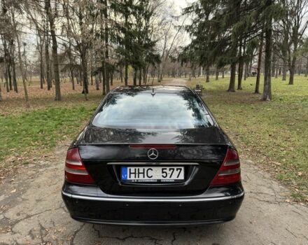 Черный Мерседес Е-Класс, объемом двигателя 3.2 л и пробегом 340 тыс. км за 2850 $, фото 4 на Automoto.ua
