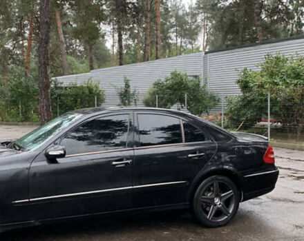 Чорний Мерседес Е-Клас, об'ємом двигуна 4.97 л та пробігом 351 тис. км за 9000 $, фото 5 на Automoto.ua