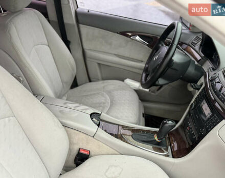Мерседес Е-Класс 2003 в Городке на Automoto.ua Черный Мерседес Е-Класс, объемом двигателя 2.2 л и пробегом 350 тыс. км за 6999 $, фото 27 на Automoto.ua
