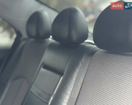 Черный Мерседес Е-Класс, объемом двигателя 1.8 л и пробегом 220 тыс. км за 6750 $, фото 16 на Automoto.ua