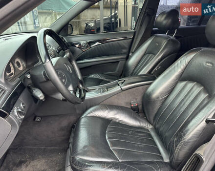 Чорний Мерседес Е-Клас, об'ємом двигуна 5 л та пробігом 250 тис. км за 8000 $, фото 14 на Automoto.ua