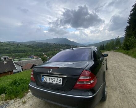 Черный Мерседес Е-Класс, объемом двигателя 2.6 л и пробегом 220 тыс. км за 4800 $, фото 3 на Automoto.ua