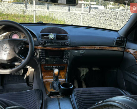 Черный Мерседес Е-Класс, объемом двигателя 2.2 л и пробегом 388 тыс. км за 3400 $, фото 15 на Automoto.ua