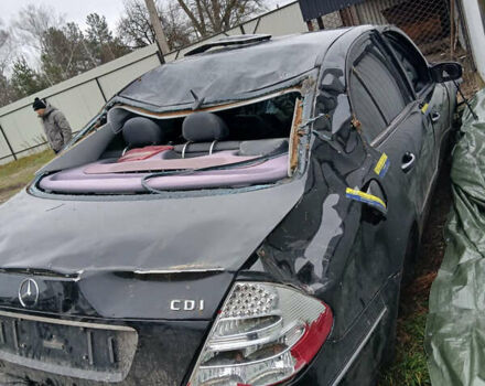 Черный Мерседес Е-Класс, объемом двигателя 3.2 л и пробегом 400 тыс. км за 2600 $, фото 4 на Automoto.ua