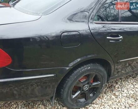 Черный Мерседес Е-Класс, объемом двигателя 2.7 л и пробегом 310 тыс. км за 5500 $, фото 22 на Automoto.ua