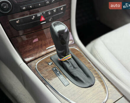 Мерседес Е-Класс 2003 в Городке на Automoto.ua Черный Мерседес Е-Класс, объемом двигателя 2.2 л и пробегом 350 тыс. км за 6999 $, фото 34 на Automoto.ua