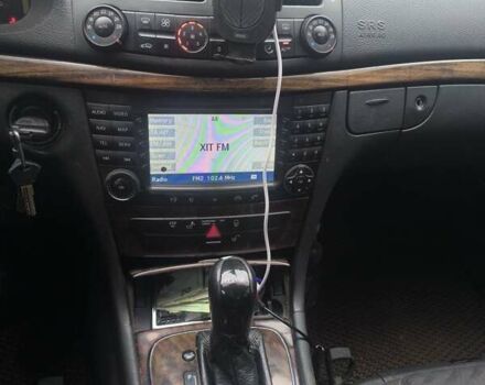 Черный Мерседес Е-Класс, объемом двигателя 1.8 л и пробегом 390 тыс. км за 6500 $, фото 12 на Automoto.ua