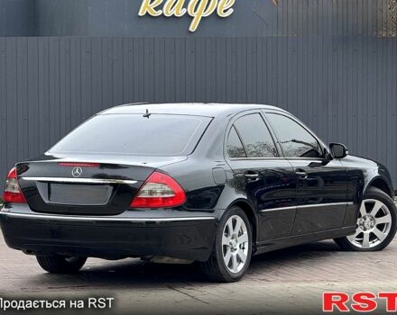 Черный Мерседес Е-Класс, объемом двигателя 1.8 л и пробегом 220 тыс. км за 5950 $, фото 2 на Automoto.ua