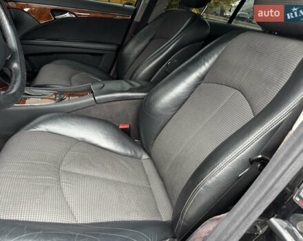 Черный Мерседес Е-Класс, объемом двигателя 1.8 л и пробегом 220 тыс. км за 6750 $, фото 5 на Automoto.ua