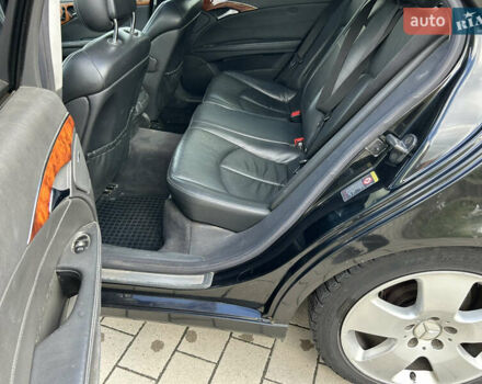 Черный Мерседес Е-Класс, объемом двигателя 3.2 л и пробегом 425 тыс. км за 5299 $, фото 26 на Automoto.ua