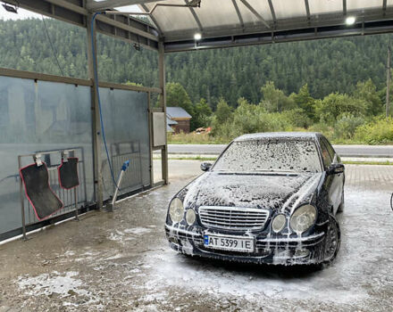 Мерседес Е-Клас 2003 у Івано-Франківську на Automoto.ua Чорний Мерседес Е-Клас, об'ємом двигуна 1.8 л та пробігом 355 тис. км за 4850 $, фото 2 на Automoto.ua