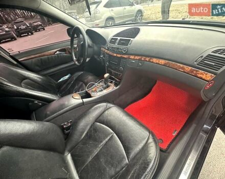 Черный Мерседес Е-Класс, объемом двигателя 3.2 л и пробегом 483 тыс. км за 5500 $, фото 27 на Automoto.ua