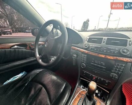 Черный Мерседес Е-Класс, объемом двигателя 3.2 л и пробегом 483 тыс. км за 5500 $, фото 26 на Automoto.ua