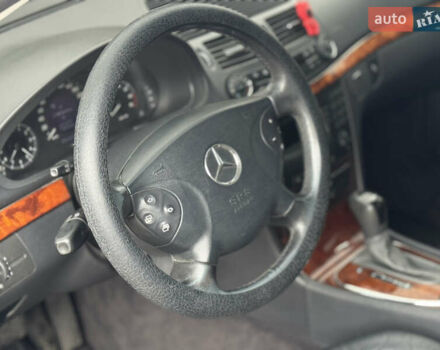 Черный Мерседес Е-Класс, объемом двигателя 1.8 л и пробегом 220 тыс. км за 6750 $, фото 11 на Automoto.ua