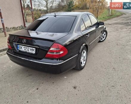 Черный Мерседес Е-Класс, объемом двигателя 3.2 л и пробегом 460 тыс. км за 6900 $, фото 3 на Automoto.ua
