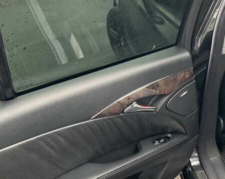 Чорний Мерседес Е-Клас, об'ємом двигуна 4.97 л та пробігом 351 тис. км за 9000 $, фото 17 на Automoto.ua