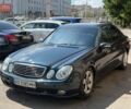 Черный Мерседес Е-Класс, объемом двигателя 2.1 л и пробегом 300 тыс. км за 5000 $, фото 1 на Automoto.ua