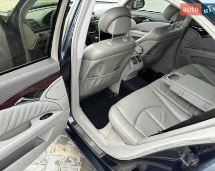 Черный Мерседес Е-Класс, объемом двигателя 3.22 л и пробегом 401 тыс. км за 6600 $, фото 19 на Automoto.ua