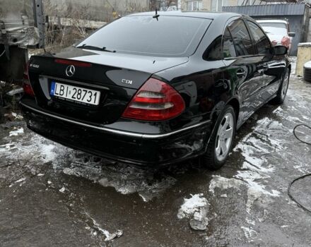 Черный Мерседес Е-Класс, объемом двигателя 4 л и пробегом 600 тыс. км за 4000 $, фото 2 на Automoto.ua