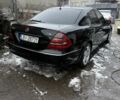 Черный Мерседес Е-Класс, объемом двигателя 4 л и пробегом 600 тыс. км за 4000 $, фото 2 на Automoto.ua