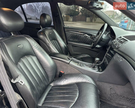 Чорний Мерседес Е-Клас, об'ємом двигуна 5 л та пробігом 250 тис. км за 8000 $, фото 13 на Automoto.ua