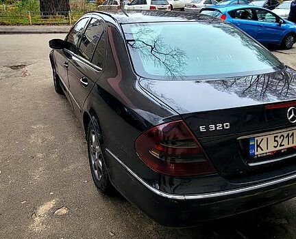 Чорний Мерседес Е-Клас, об'ємом двигуна 3.2 л та пробігом 312 тис. км за 6700 $, фото 3 на Automoto.ua