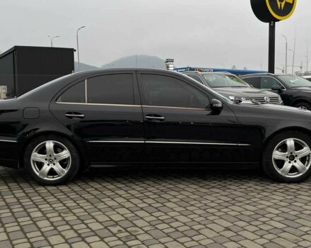 Черный Мерседес Е-Класс, объемом двигателя 2.2 л и пробегом 372 тыс. км за 5900 $, фото 7 на Automoto.ua