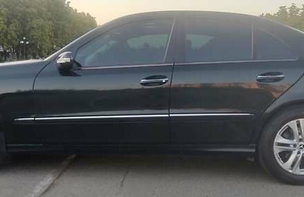 Черный Мерседес Е-Класс, объемом двигателя 2.69 л и пробегом 400 тыс. км за 7700 $, фото 16 на Automoto.ua