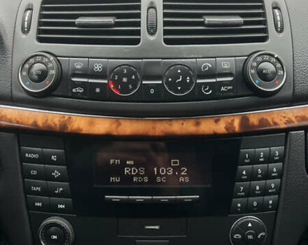 Черный Мерседес Е-Класс, объемом двигателя 2.7 л и пробегом 200 тыс. км за 7750 $, фото 26 на Automoto.ua