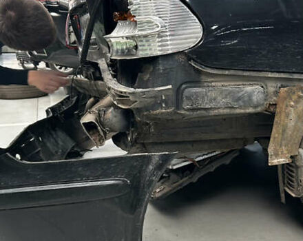 Черный Мерседес Е-Класс, объемом двигателя 2.2 л и пробегом 388 тыс. км за 3400 $, фото 7 на Automoto.ua