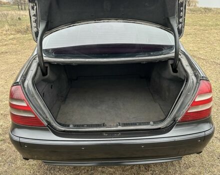 Чорний Мерседес Е-Клас, об'ємом двигуна 3.2 л та пробігом 231 тис. км за 2500 $, фото 7 на Automoto.ua