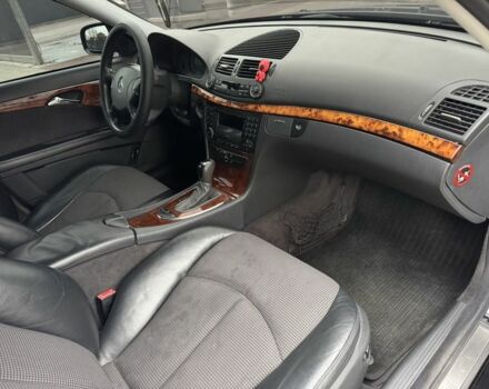 Черный Мерседес Е-Класс, объемом двигателя 1.8 л и пробегом 220 тыс. км за 6750 $, фото 11 на Automoto.ua