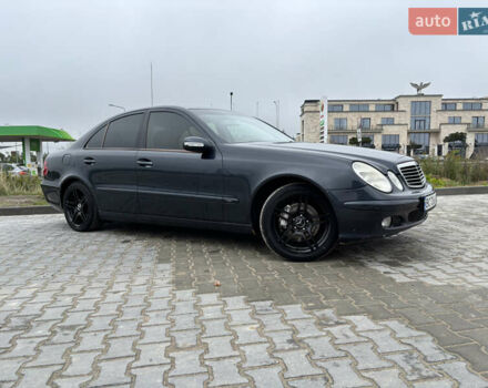 Черный Мерседес Е-Класс, объемом двигателя 3.22 л и пробегом 401 тыс. км за 6600 $, фото 5 на Automoto.ua