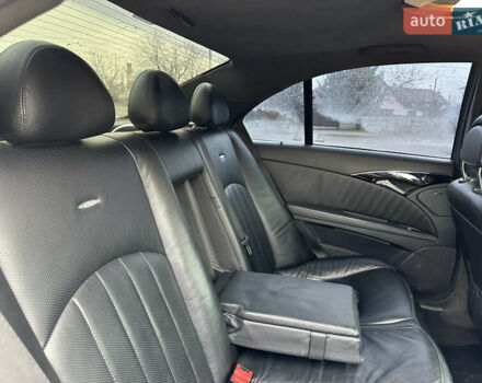 Чорний Мерседес Е-Клас, об'ємом двигуна 5 л та пробігом 250 тис. км за 8000 $, фото 8 на Automoto.ua