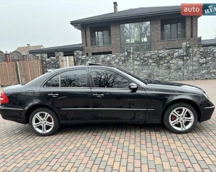 Черный Мерседес Е-Класс, объемом двигателя 2.2 л и пробегом 380 тыс. км за 6200 $, фото 6 на Automoto.ua