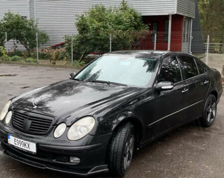 Чорний Мерседес Е-Клас, об'ємом двигуна 4.97 л та пробігом 351 тис. км за 9000 $, фото 3 на Automoto.ua