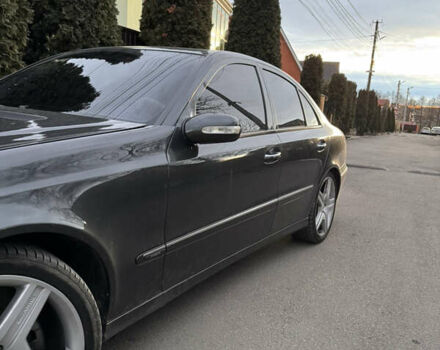 Черный Мерседес Е-Класс, объемом двигателя 2.6 л и пробегом 346 тыс. км за 6400 $, фото 12 на Automoto.ua