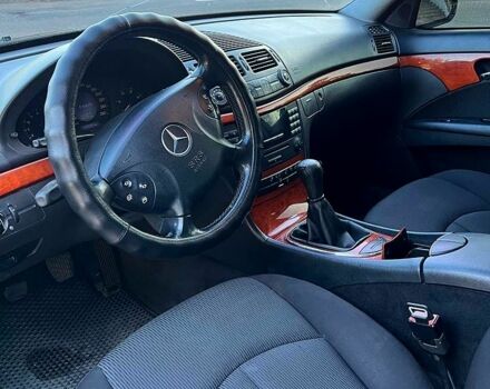 Мерседес Е-Класс 2003 в Первомайск на Automoto.ua Черный Мерседес Е-Класс, объемом двигателя 2.1 л и пробегом 0 тыс. км за 6800 $, фото 10 на Automoto.ua