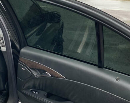 Чорний Мерседес Е-Клас, об'ємом двигуна 4.97 л та пробігом 351 тис. км за 9000 $, фото 18 на Automoto.ua