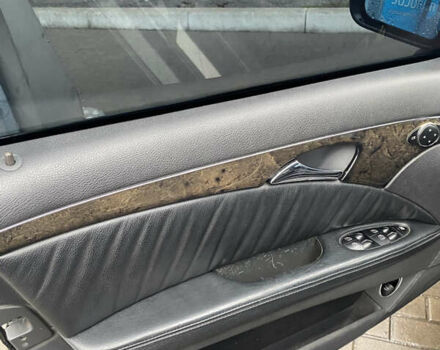 Чорний Мерседес Е-Клас, об'ємом двигуна 2.15 л та пробігом 458 тис. км за 7500 $, фото 6 на Automoto.ua