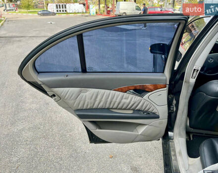 Черный Мерседес Е-Класс, объемом двигателя 2.7 л и пробегом 290 тыс. км за 7000 $, фото 11 на Automoto.ua